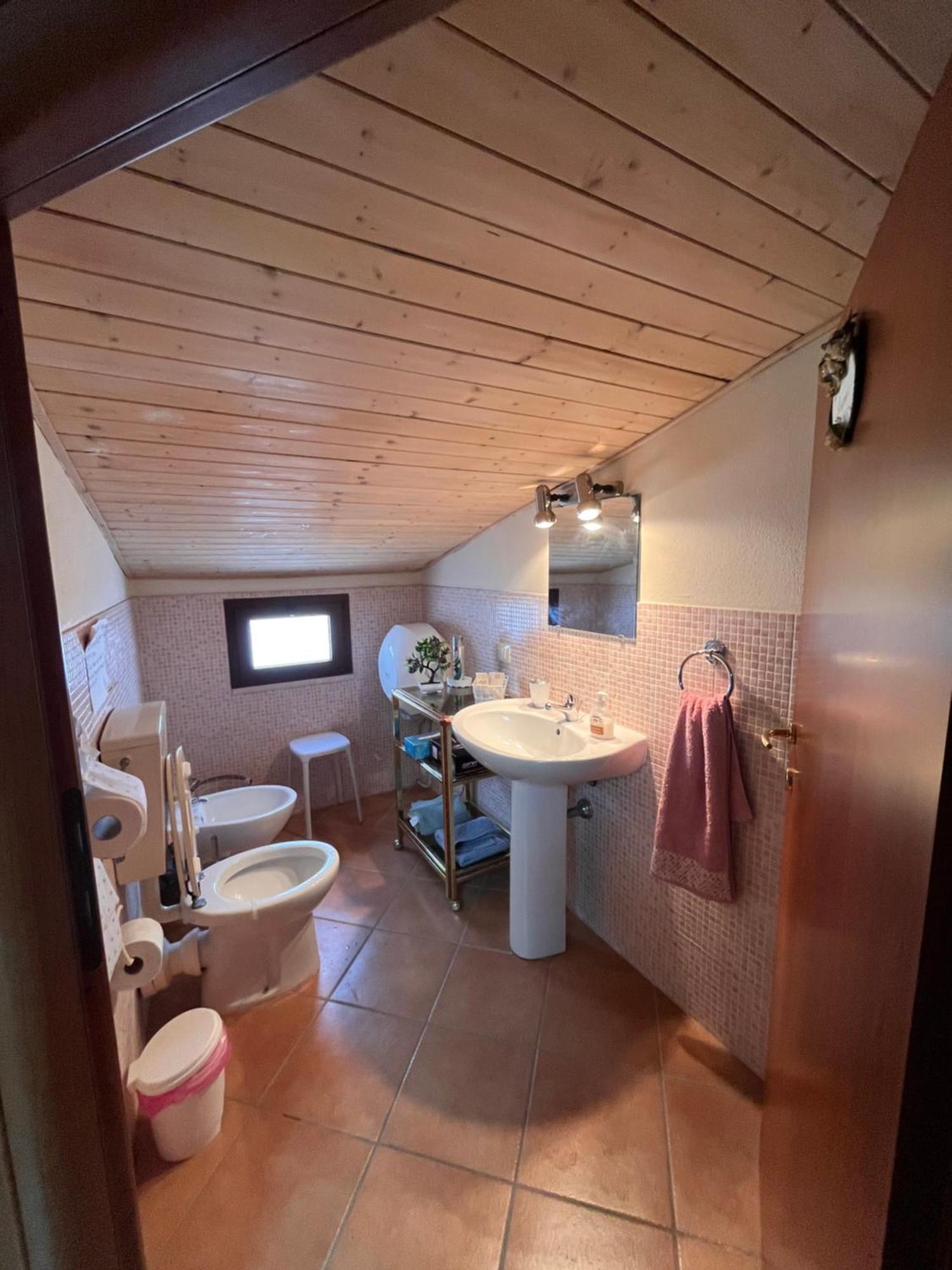 Appartamento Con Due Camere Da Letto Куарту-Сант'Элена Экстерьер фото
